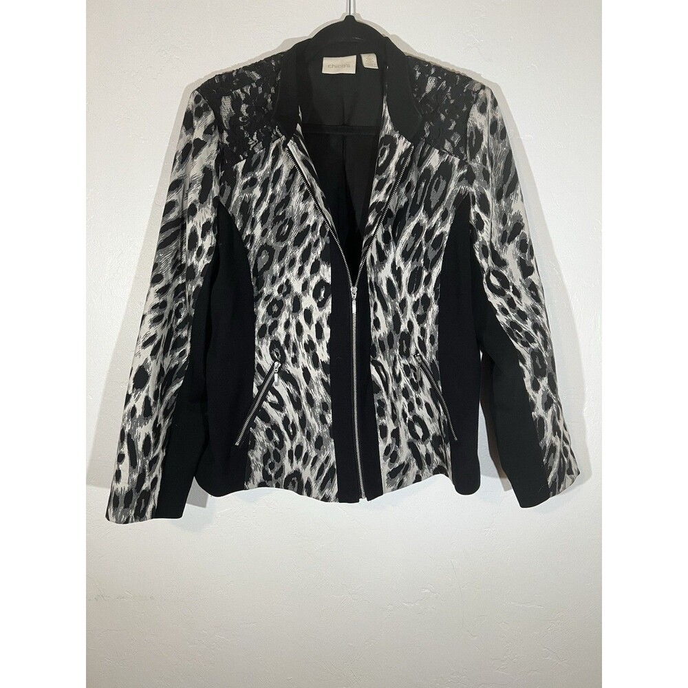 Chico’s Animal Print Size 2 Blazer